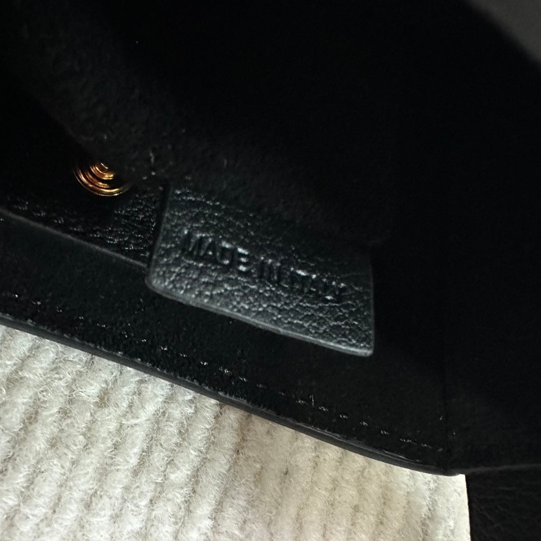PHONE POUCH HELOISE 19 IN BLACK SUPPLE CALFSKIN