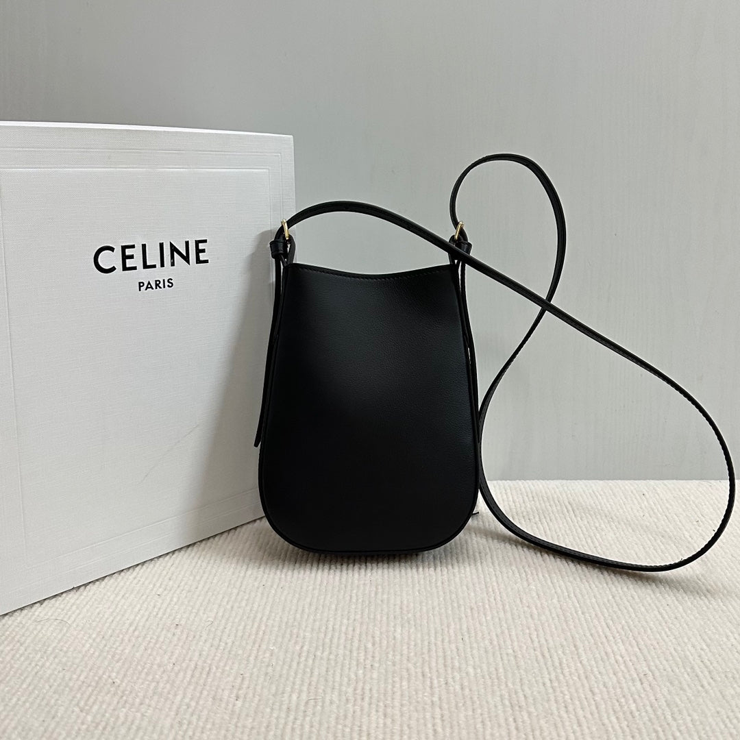 PHONE POUCH HELOISE 19 IN BLACK SUPPLE CALFSKIN