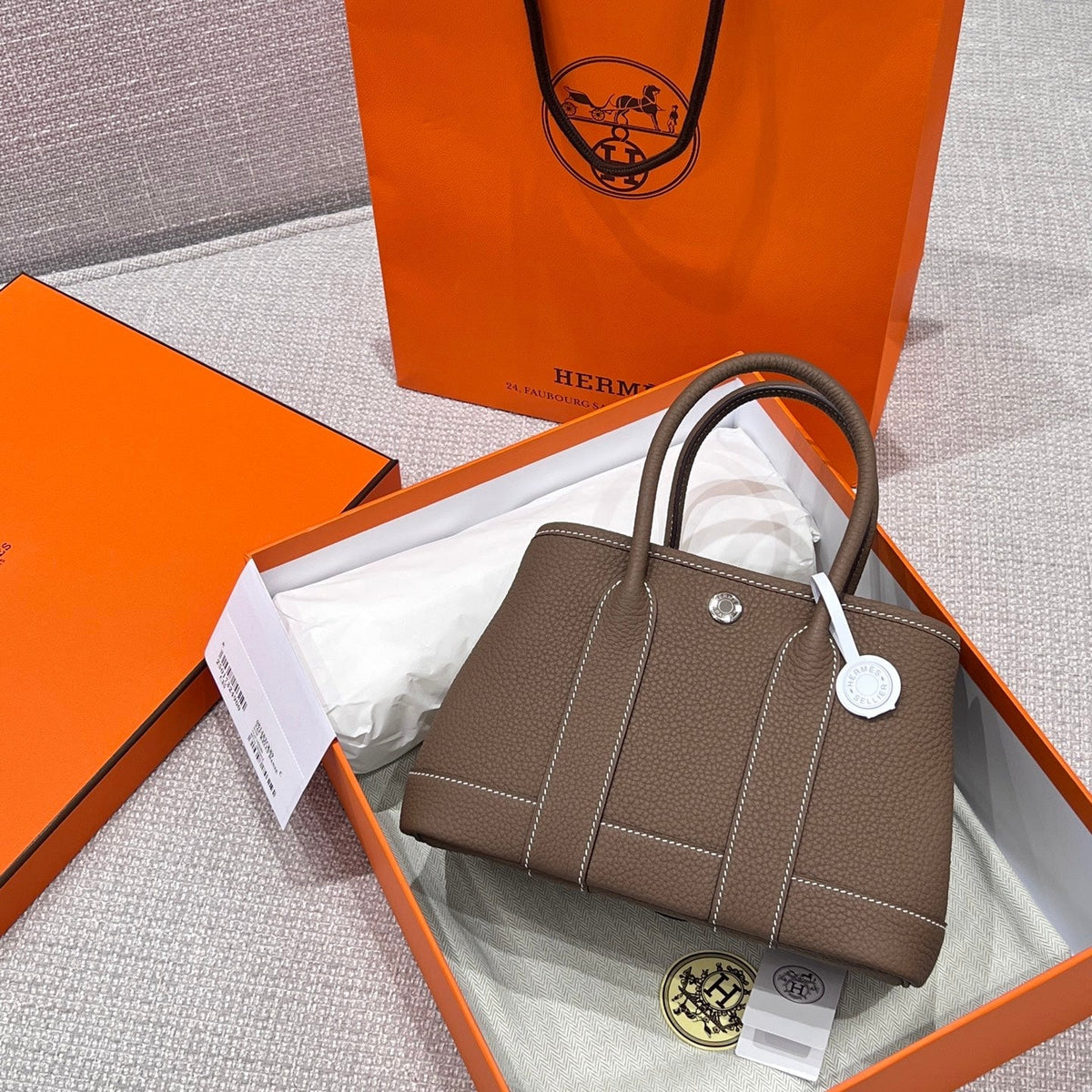 GARDEN PARTY 23CM IN DARK BROWN CALFSKIN