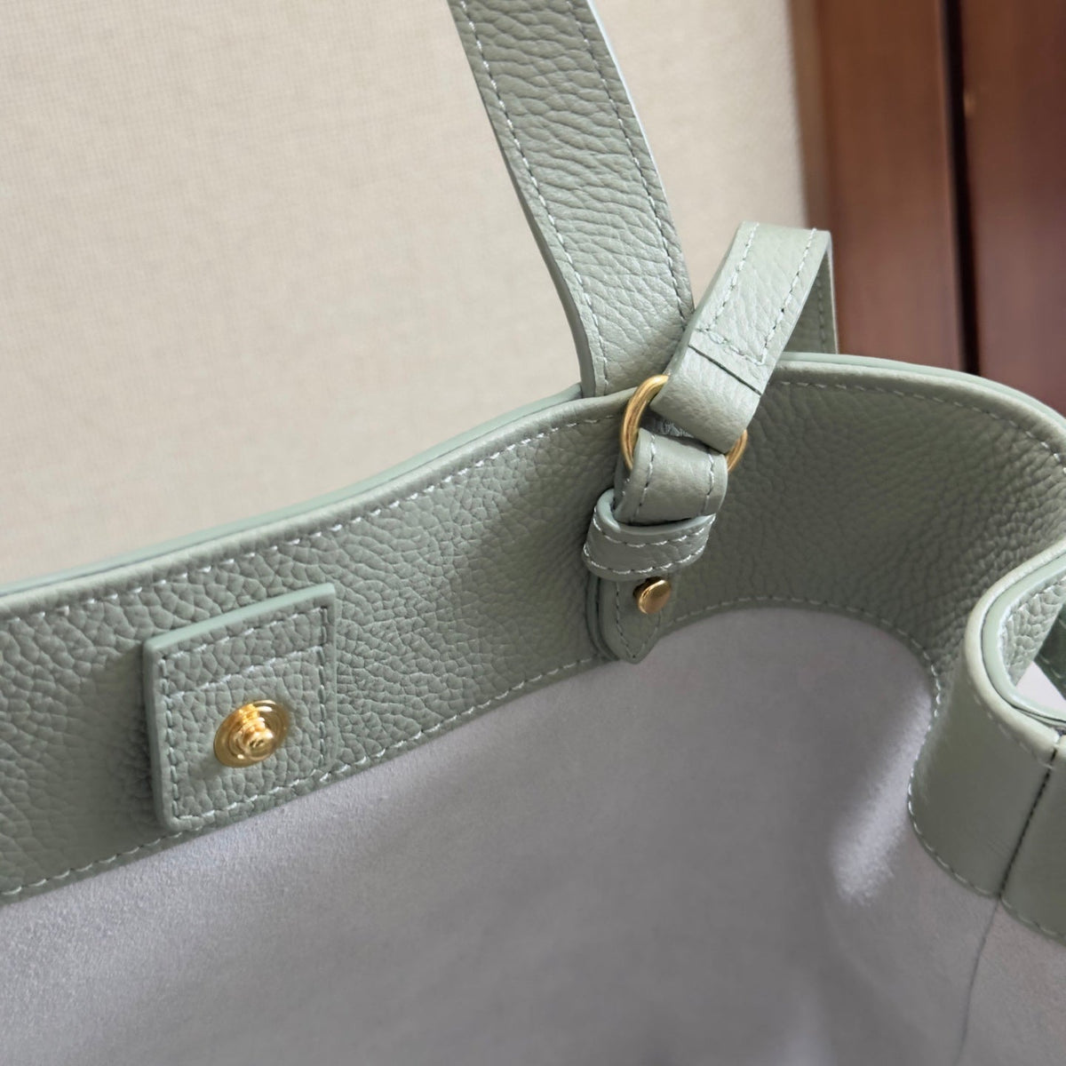 MINI CABAS ANAIS CUIR TRIOMPHE 20 IN LIGHT CLAY GRAINED CALFSKIN