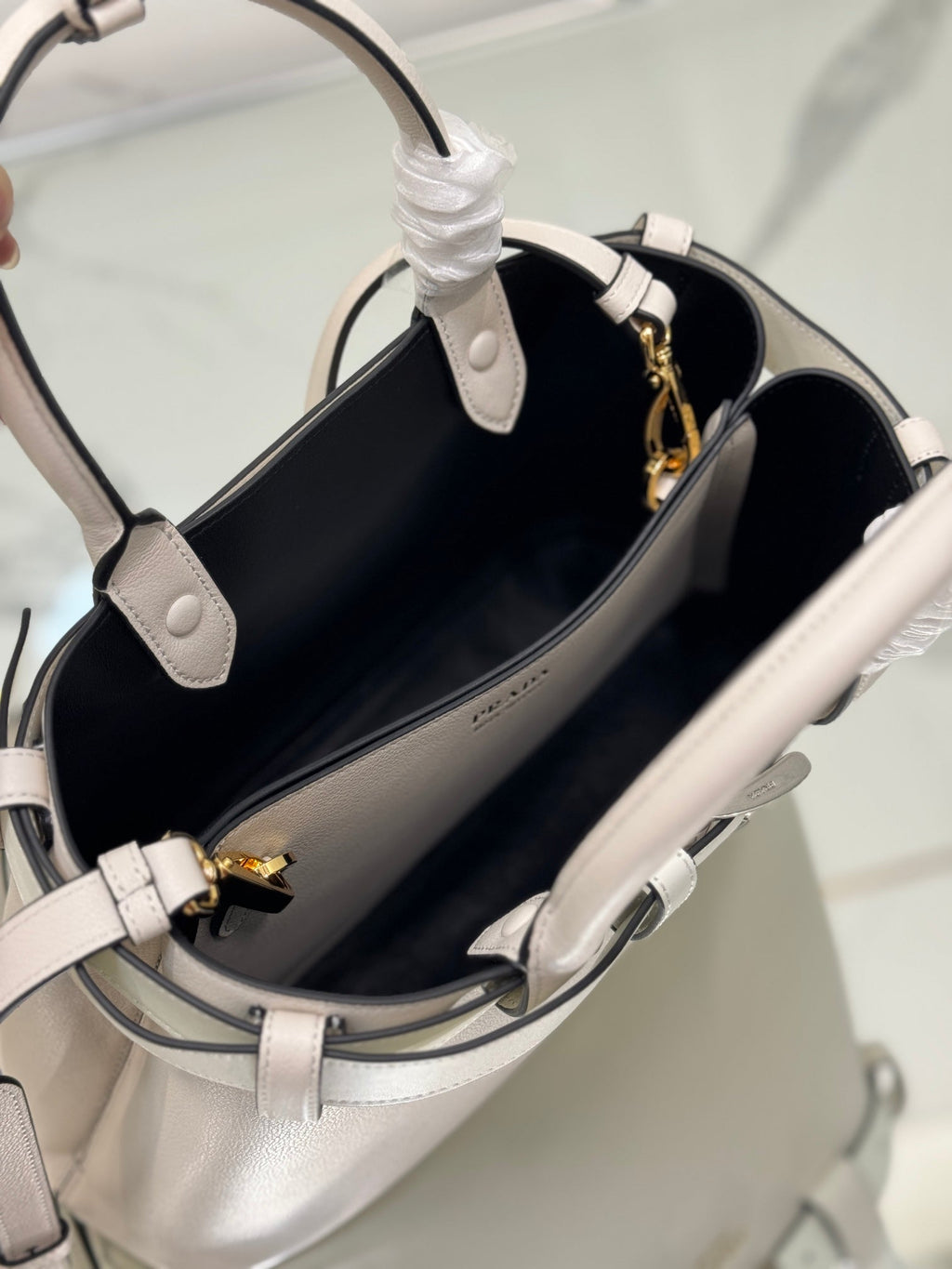 TOTE BAG WITH BELT 32 IN WHITE IMPORTED CALFSKIN