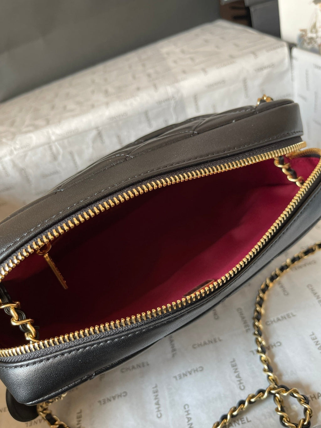 CAMERA BAG 24 IN BLACK QUILTED LAMBSKIN DOUBLE C GOLD COIN