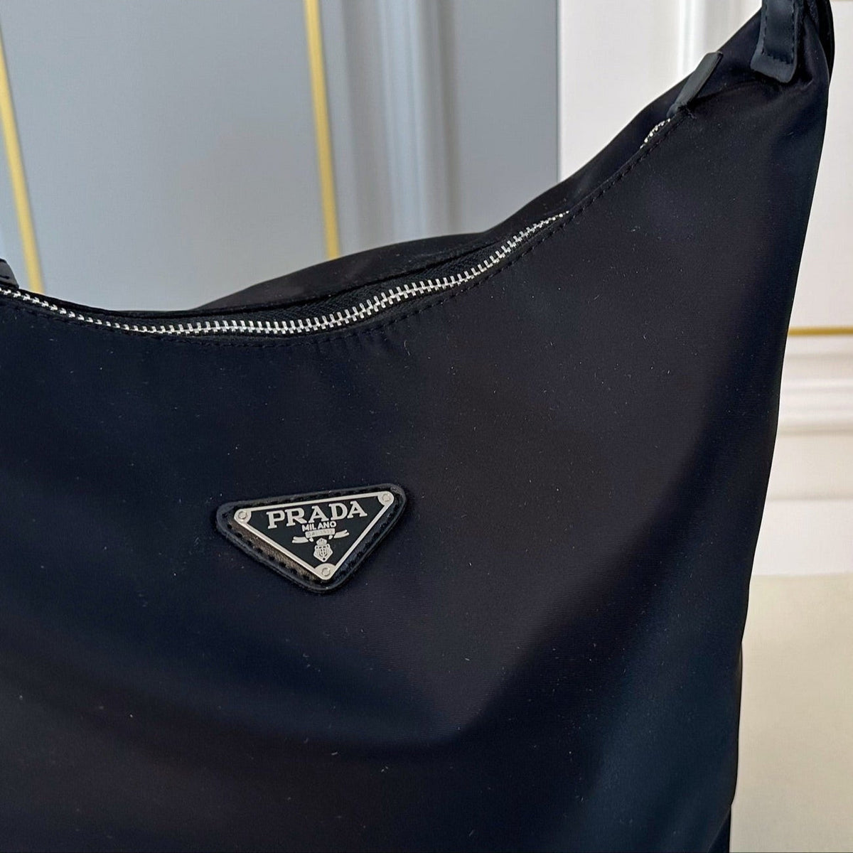 HOBO BAG 30 IN BLACK RE-NYLON SILVER HARDWARE