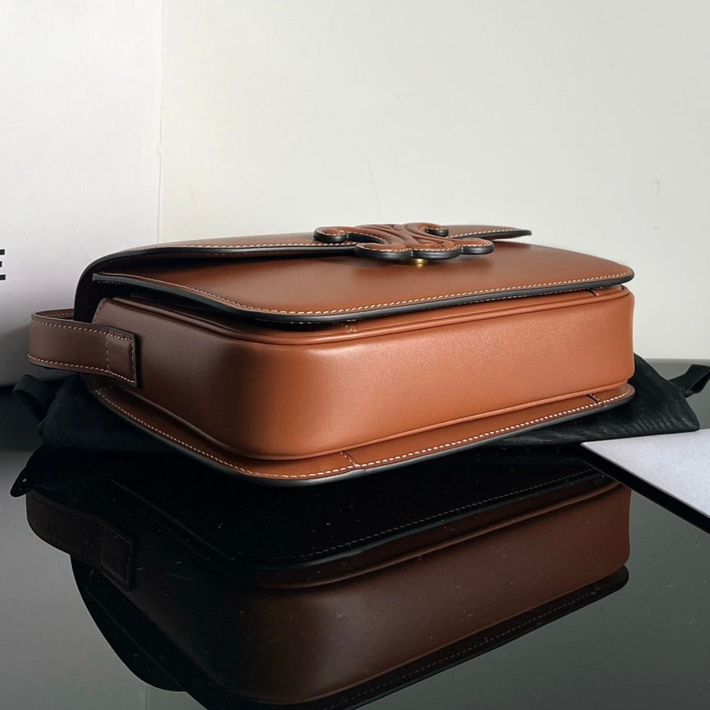 CLASSIQUE TRIOMPHE 22 TAN SMOOTH CALFSKIN