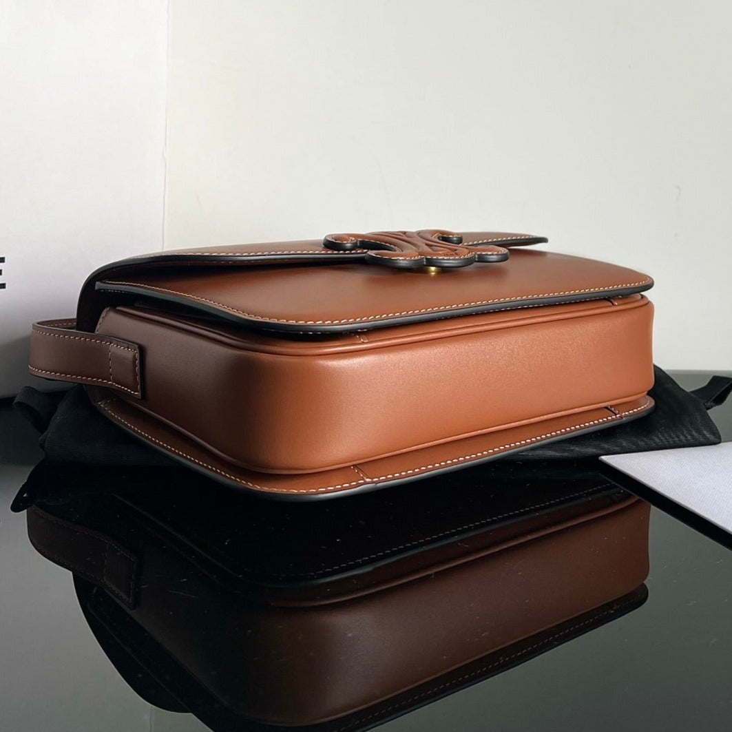 CLASSIQUE TRIOMPHE 22 TAN SMOOTH CALFSKIN