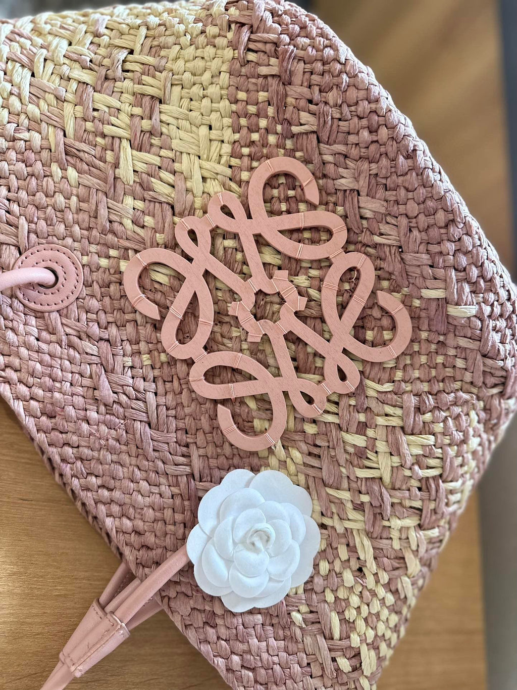 LOE SMALL ANAGRAM BASKET 28 BAG IN TURKISH ROSE IRACA PALM AND CALFSKIN