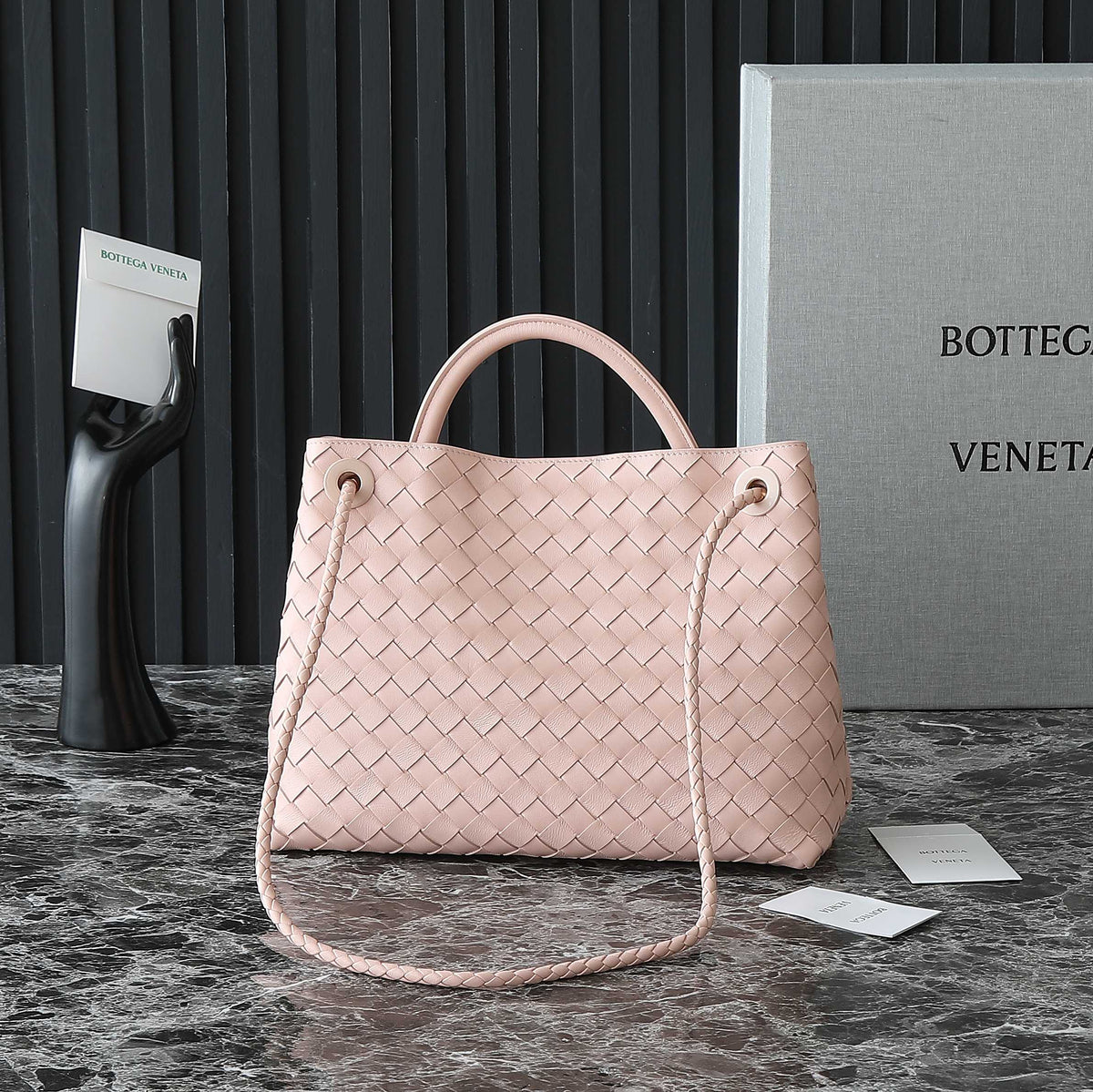 MEDIUM ANDIAMO 32 IN LIGHT PINK LAMBSKIN