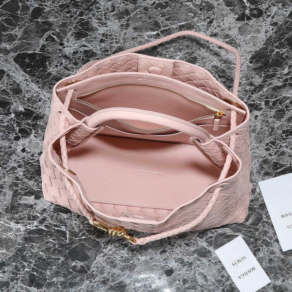 MEDIUM ANDIAMO 32 IN LIGHT PINK LAMBSKIN
