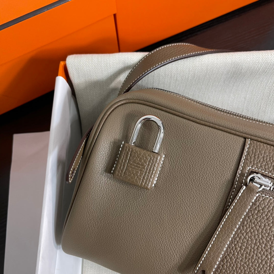 BOSTON NOUVEAU ON BOBY 29 SHOULDER BAG IN COFFEE BROWN CALFSKIN