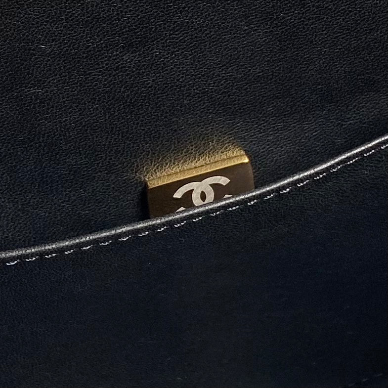 CLUTCH 34 IN BLACK SHEEPSKIN GOLD HARDWARE