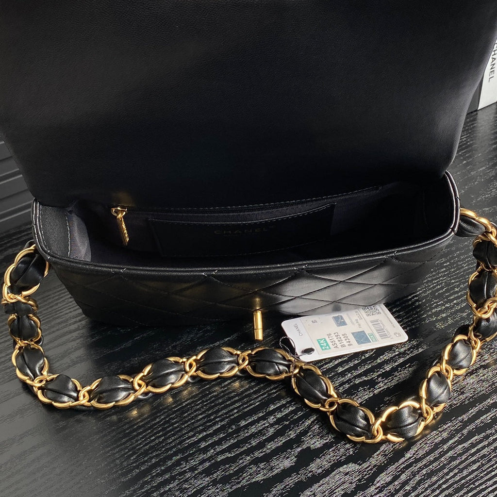 MEDIUM FLAP BAG 26 IN BLACK CALFSKIN GOLD DOUBLE C THICK CHAIN