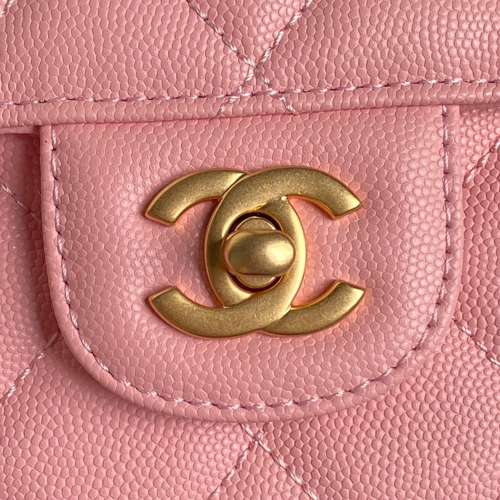 RETRO STYLE FLAP BAG 19 IN LGHT PINK GRAINED CALFSKIN GOLD HARDWARE
