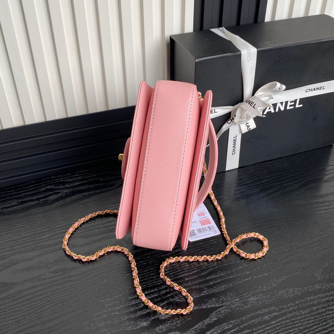 RETRO STYLE FLAP BAG 19 IN LGHT PINK GRAINED CALFSKIN GOLD HARDWARE