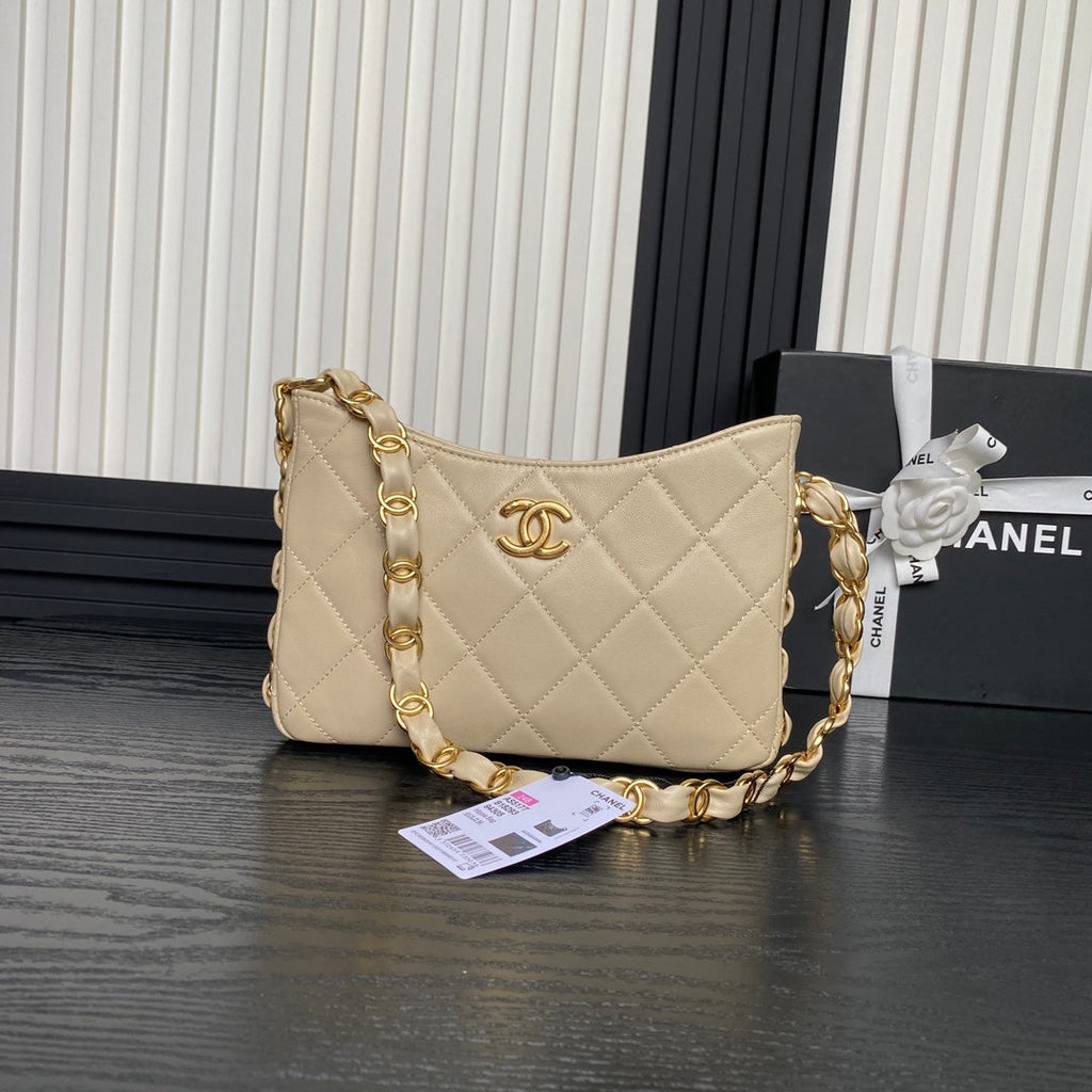 HOBO BAG 24 IN BEIGE CALFSKIN GOLD DOUBLE C THICK CHAIN
