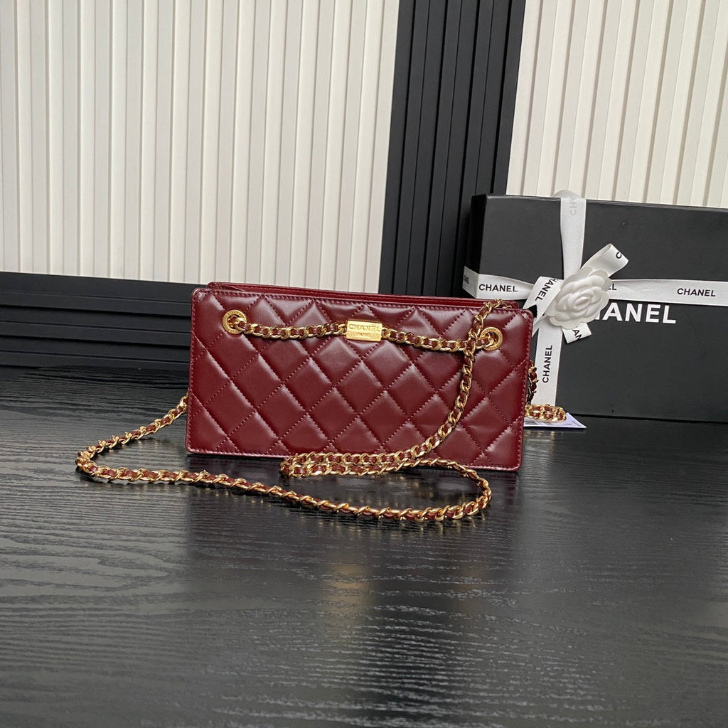 HANDBAG 27 IN GARNET RED DIAMOND PATTERN QUILTED SHINY LAMBSKIN GOLD HARDWARE
