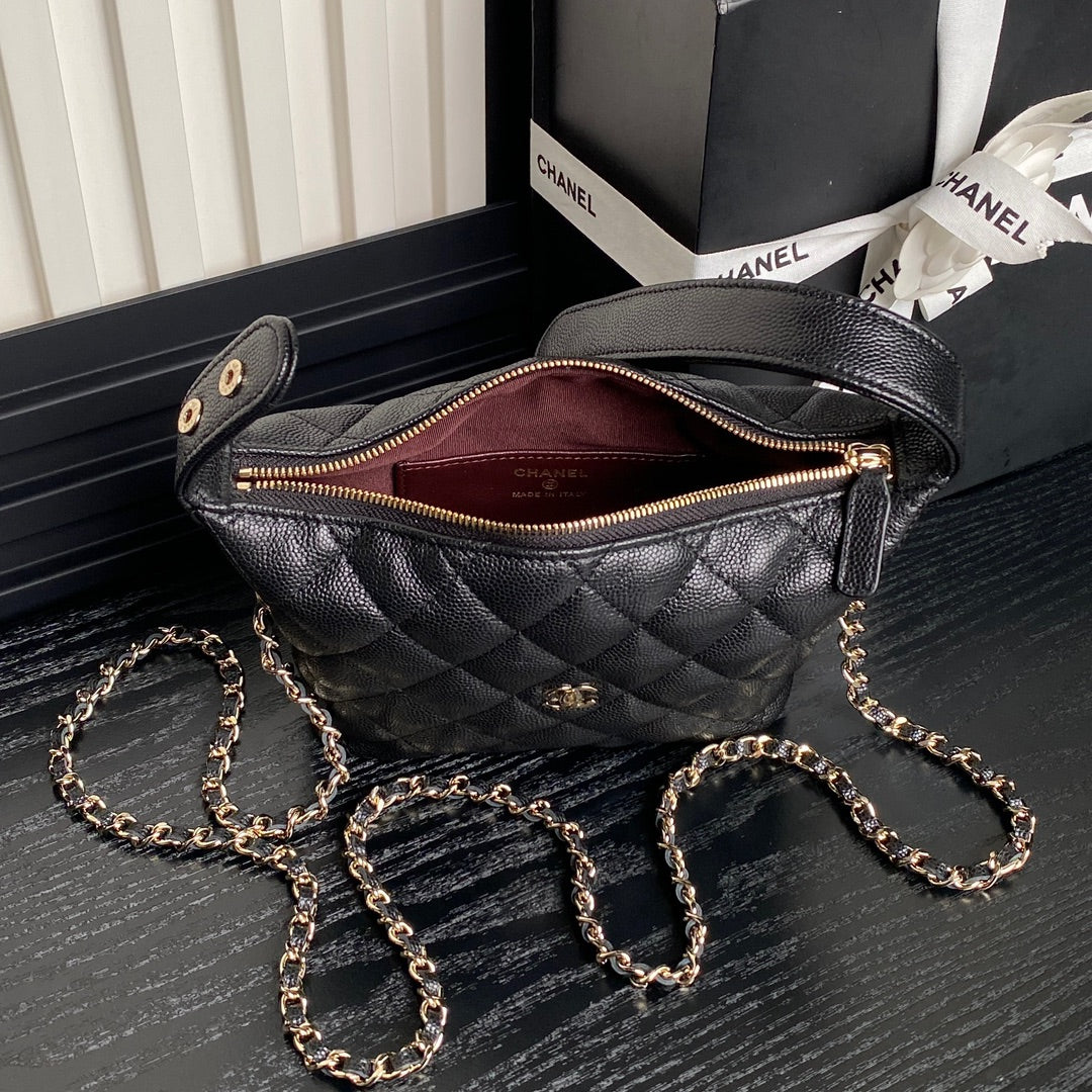 HOBO BAG 21 IN BLACK GRAINED CALFSKIN GOLD HARDWARE