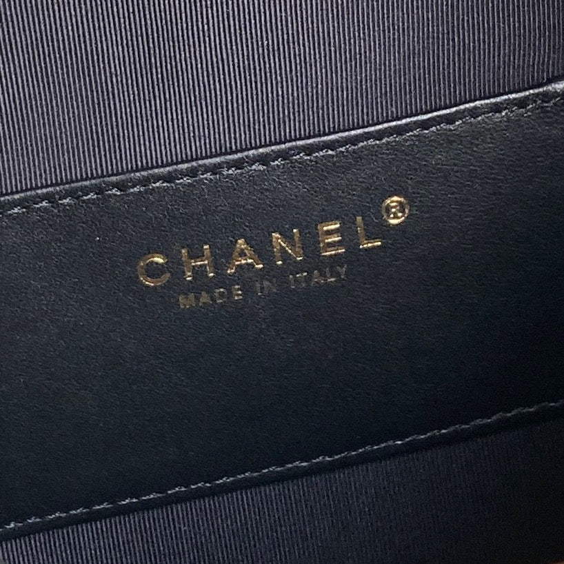 MEDIUM HANDBAG 40 IN BLACK SUEDE GOLD HARDWARE