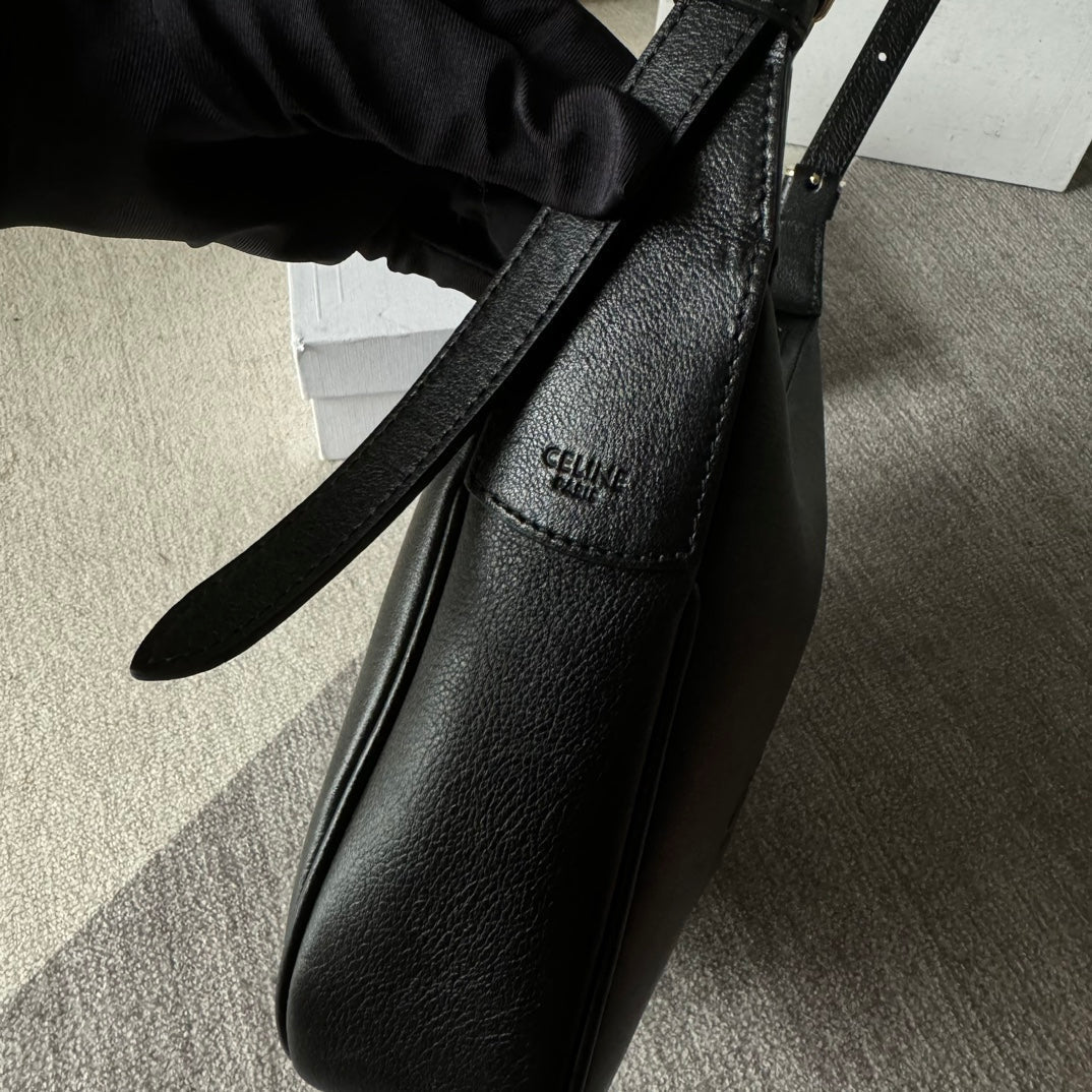 SMALL HELOÏSE BAG CUIR 22 IN BLACK CALFSKIN EMBOSSED LOGO