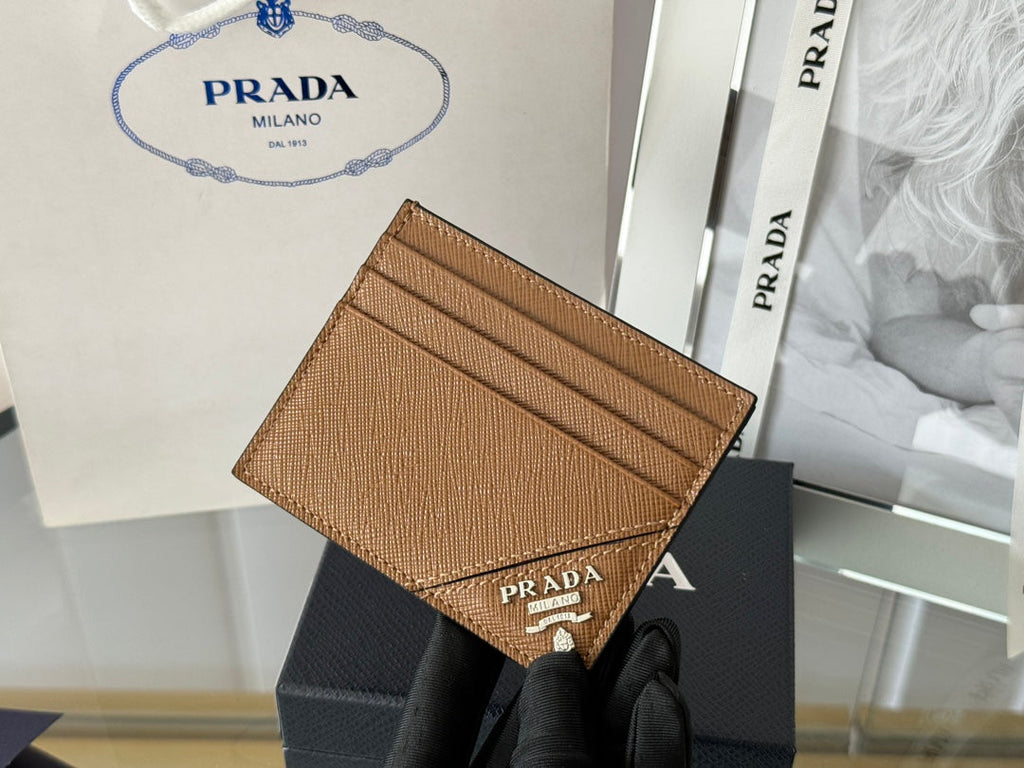 CARD HOLDER 10 IN COFFEE BROWN SAFFIANO LEATHER