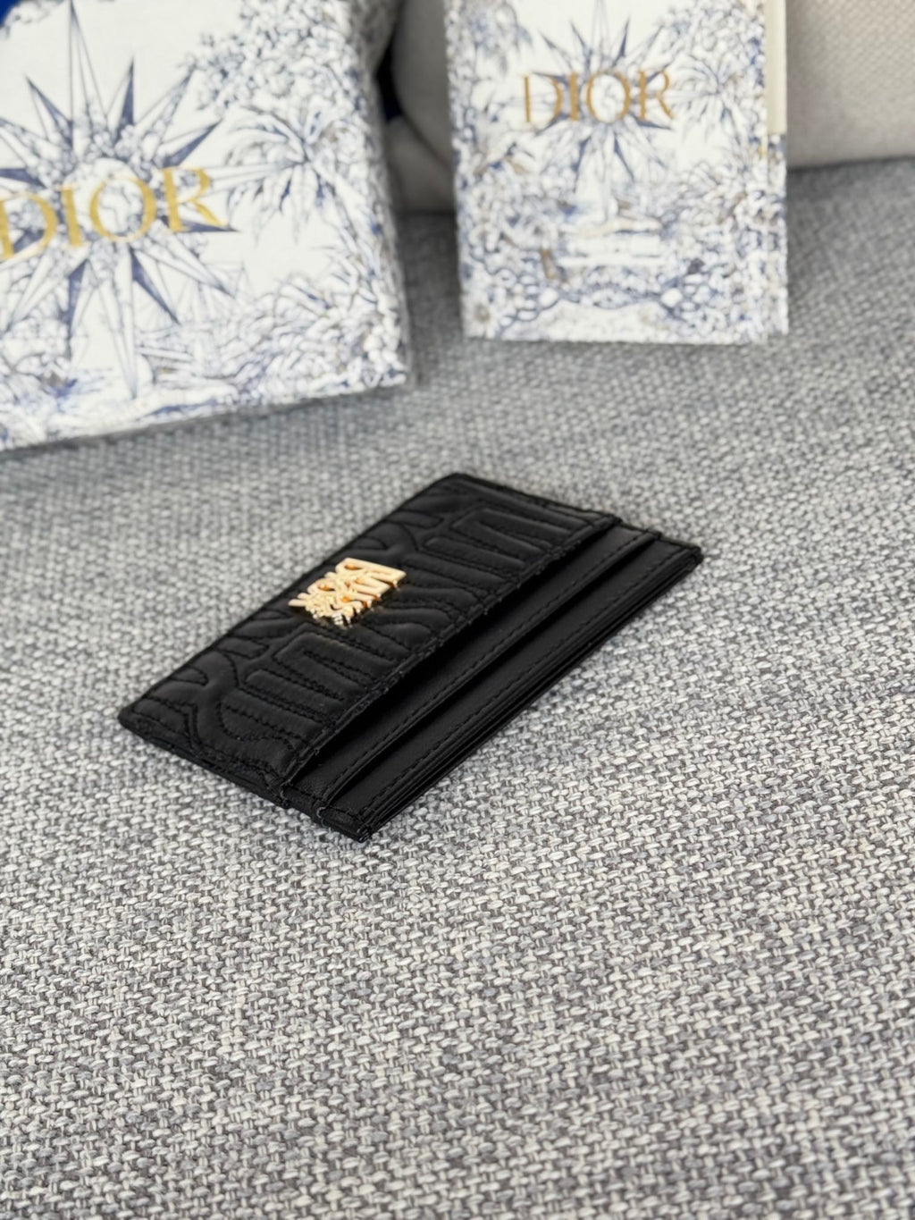 FREESIA CARD HOLDER 10 IN BLACK QUILTED ALLOVER CALFSKIN