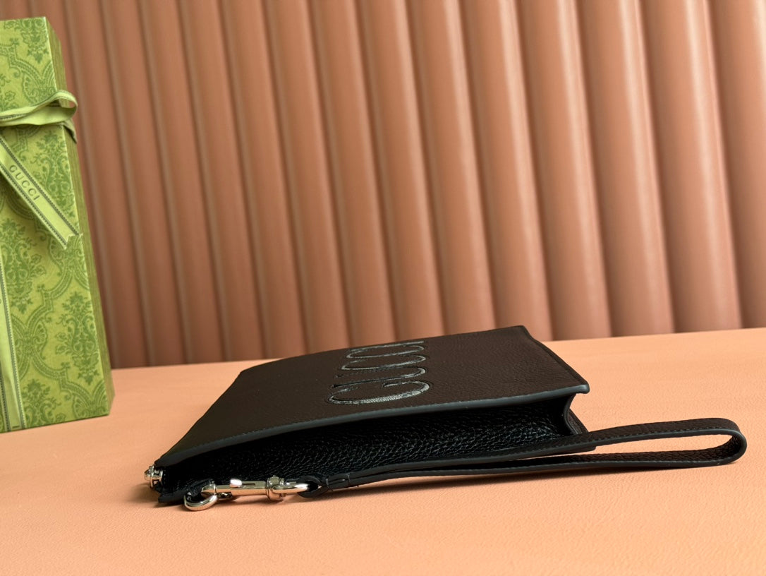 POUCH 28 IN BLACK SMOOTH CALFSKIN INLAID LOGO