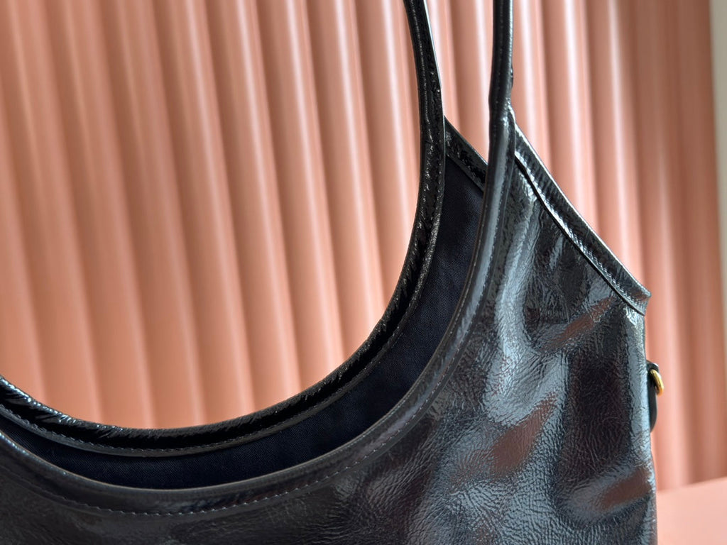 IVY 40 TOTE IN BLACK PATENT CALFSKIN