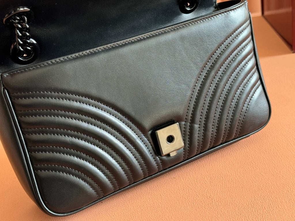 MARMONT SHOULDER BAG 26 IN BLACK CALFSKIN BLACK CHAIN