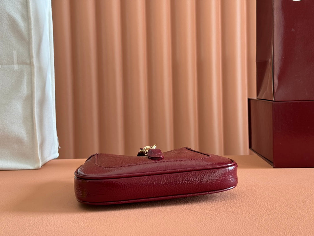 JACKIE NOTTE MINI BAG 19 IN RED WINE CRACKED LACQUER CALFSKIN GOLD HARDWARE