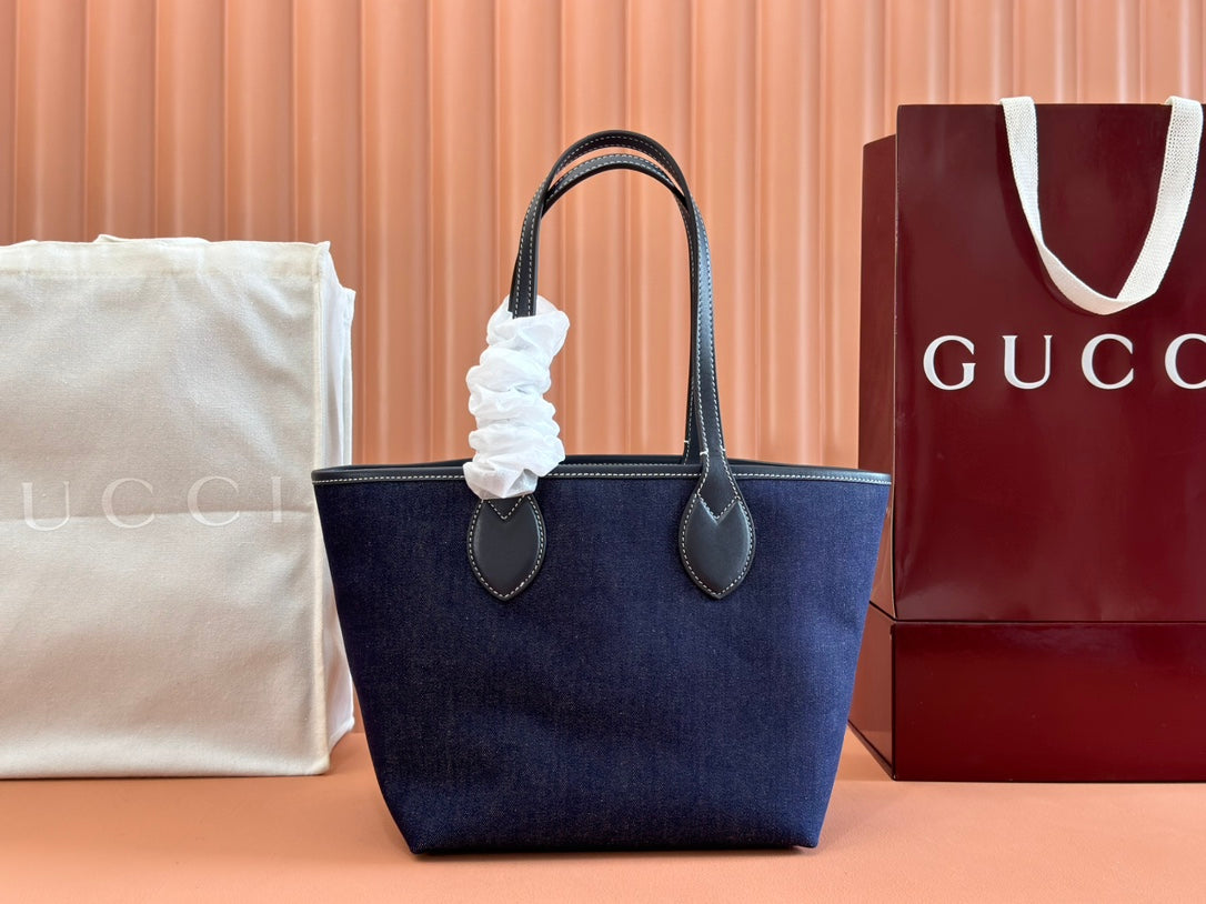 SMALL TOTISSIMA REVERSIBLE TOTE 22 IN DARK BLUE DENIM ONE SIDE BEIGE AND BLUE CALFSKIN ON THE OTHER