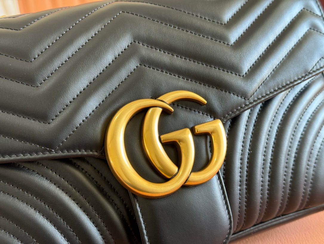 MARMONT SHOULDER BAG 31 IN BLACK CALFSKIN GOLD CHAIN