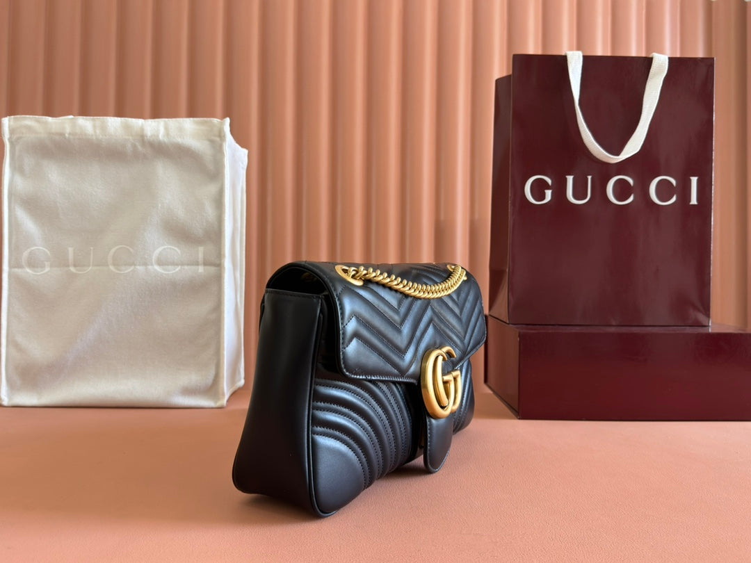 MARMONT SHOULDER BAG 31 IN BLACK CALFSKIN GOLD CHAIN