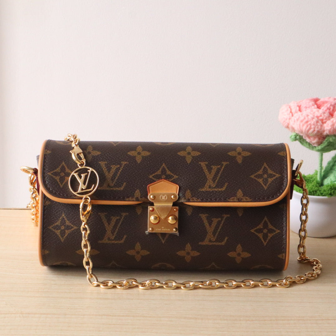 POCHETTE CAMILLE BAG 20 IN BROWN MONOGRAM COATED CANVAS