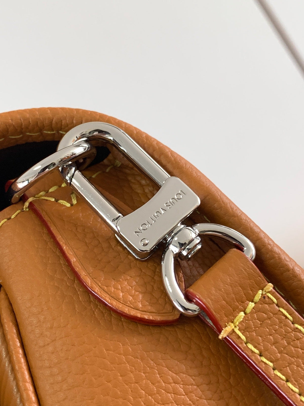 BUCI BAG 24 IN GOLD MIEL BROWN EPI GRAIN COWHIDE