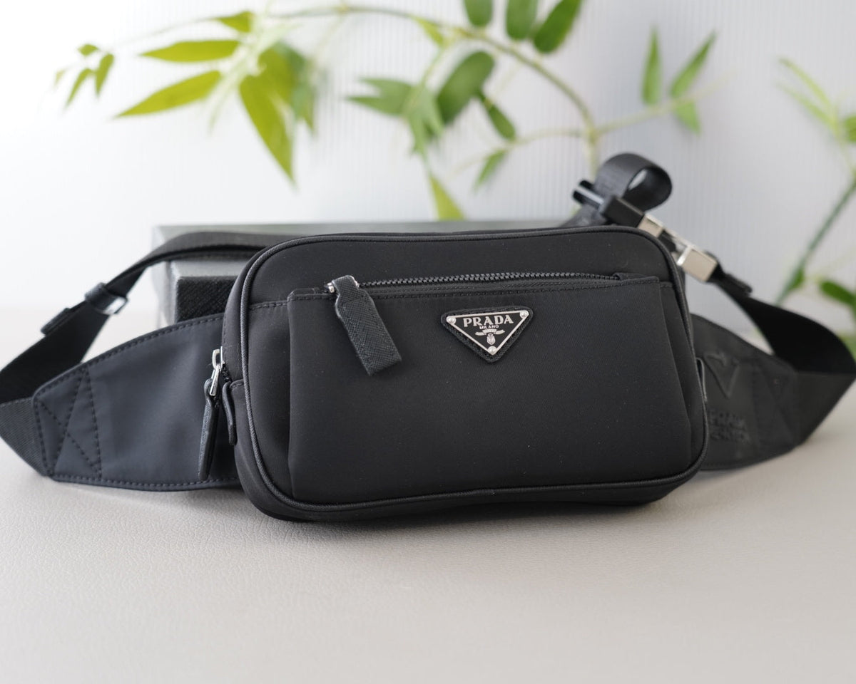 SHOULDER BAG 22 IN BLACK RE-NYLON
