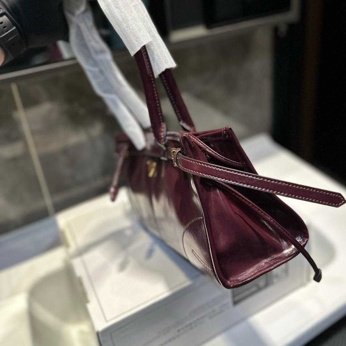 BONNIE SOFT LUX HANDBAG 32 IN BURGUNDY RED PATENT CALFSKIN