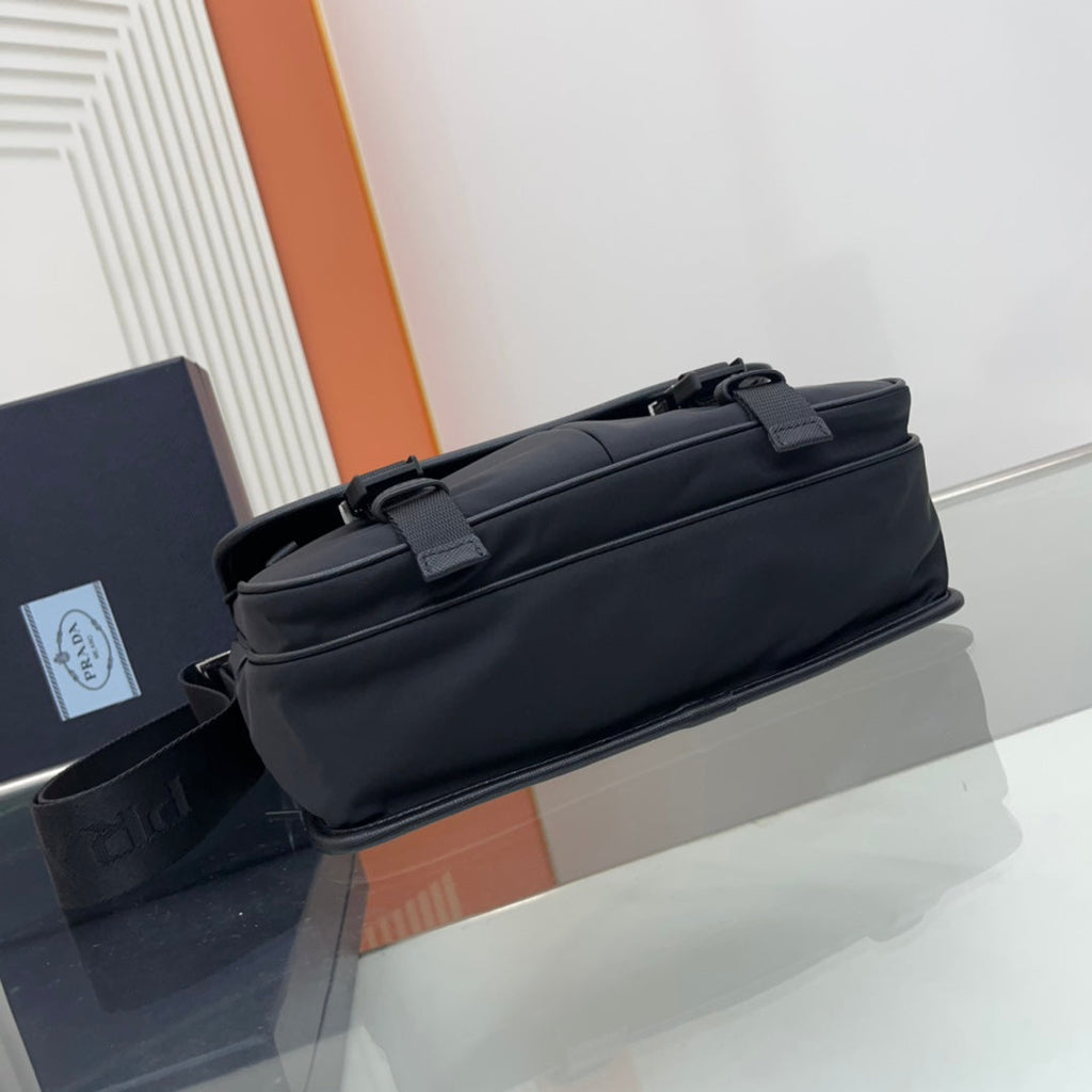PRA 26 SHOULDER BAG IN BLACK RE-NYLON AND SAFFIANO LEATHER