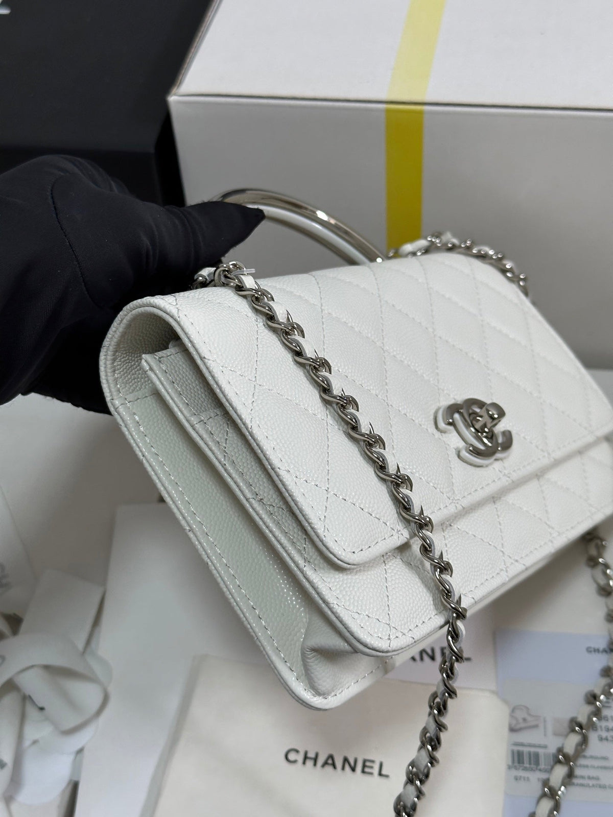 FLAP BAG WITH SILVER-TONE HANDLE 19 IN WHITE CAVIAR SKIN