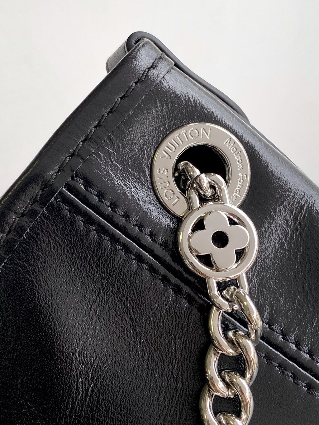 CARRYALL BB BAG 26 IN BLACK SHEEPSKIN MAGNETIC CLASP