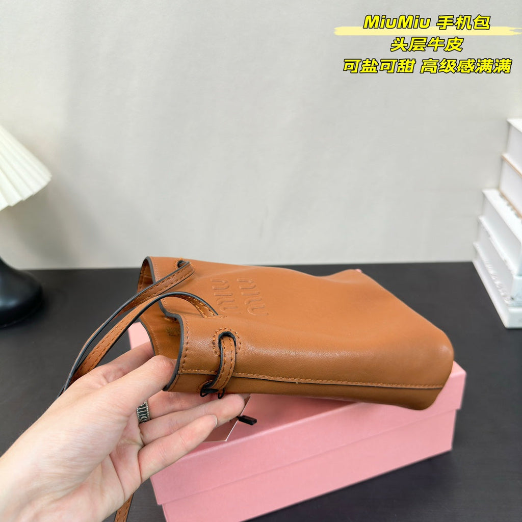PHONE BAG 15 IN CINNAMON BROWN CALFSKIN