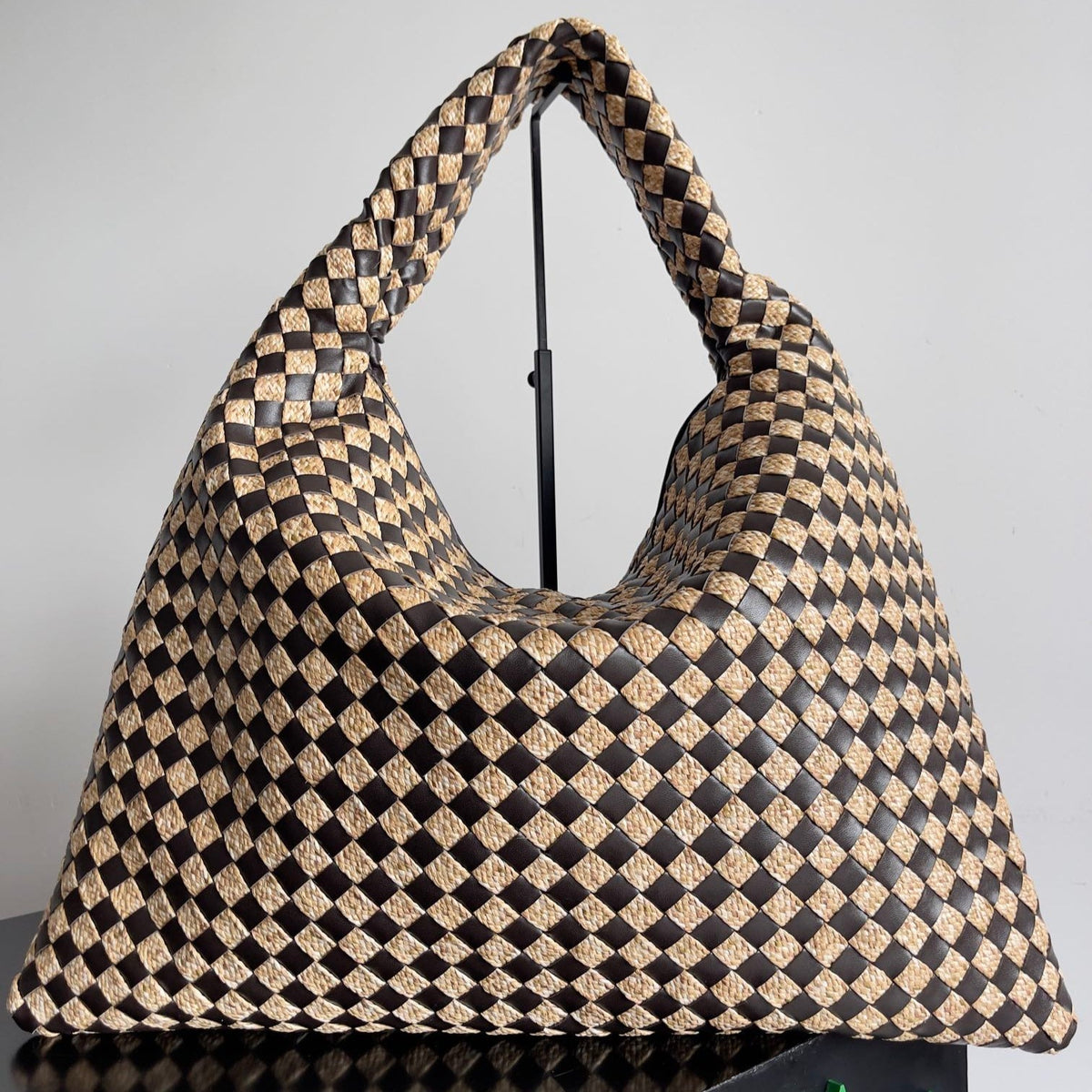 LARGE HOP 54 IN BROWN CALFSKIN AND BEIGE RAFFIA