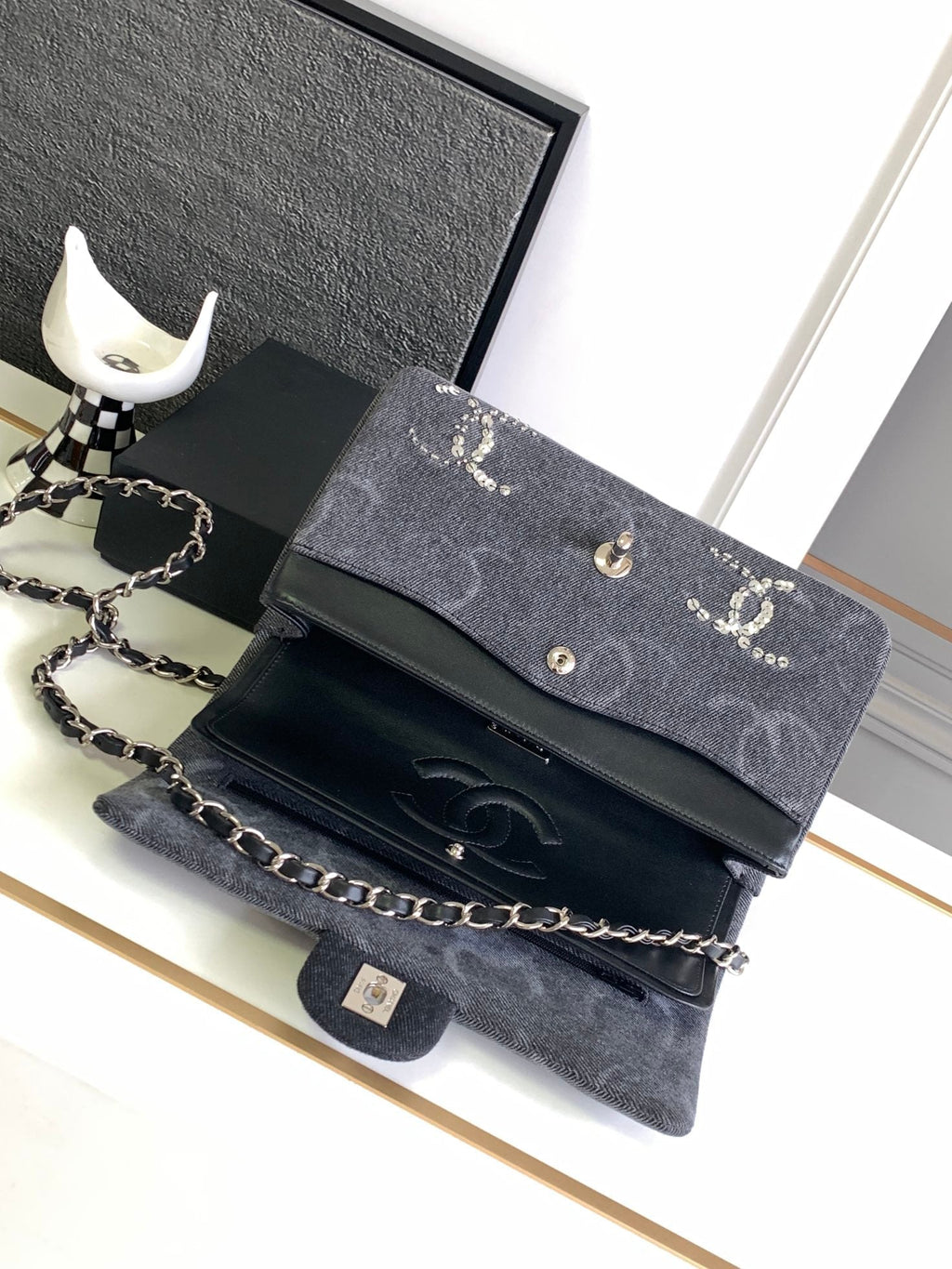 CC 25 FLAP BAG IN BLACK DENIM WITH STRAP
