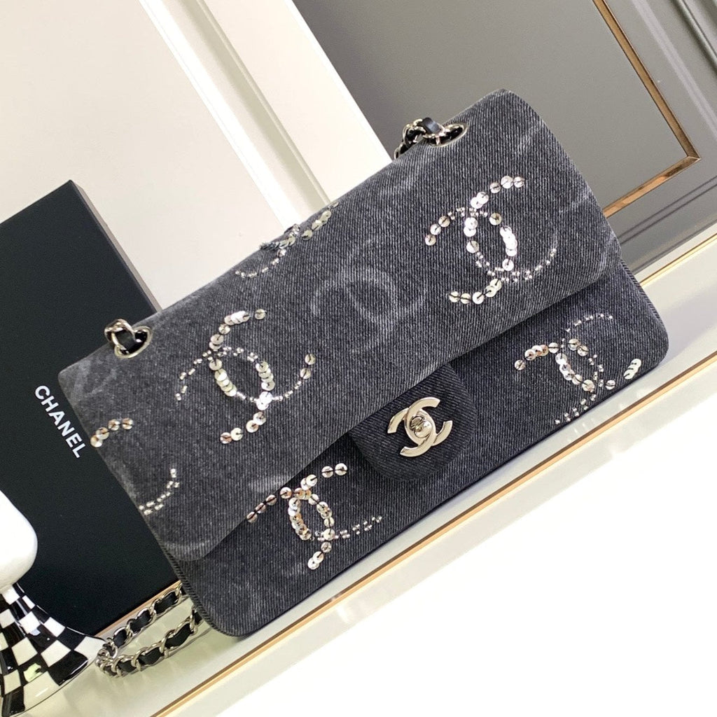 CC 25 FLAP BAG IN BLACK DENIM WITH STRAP