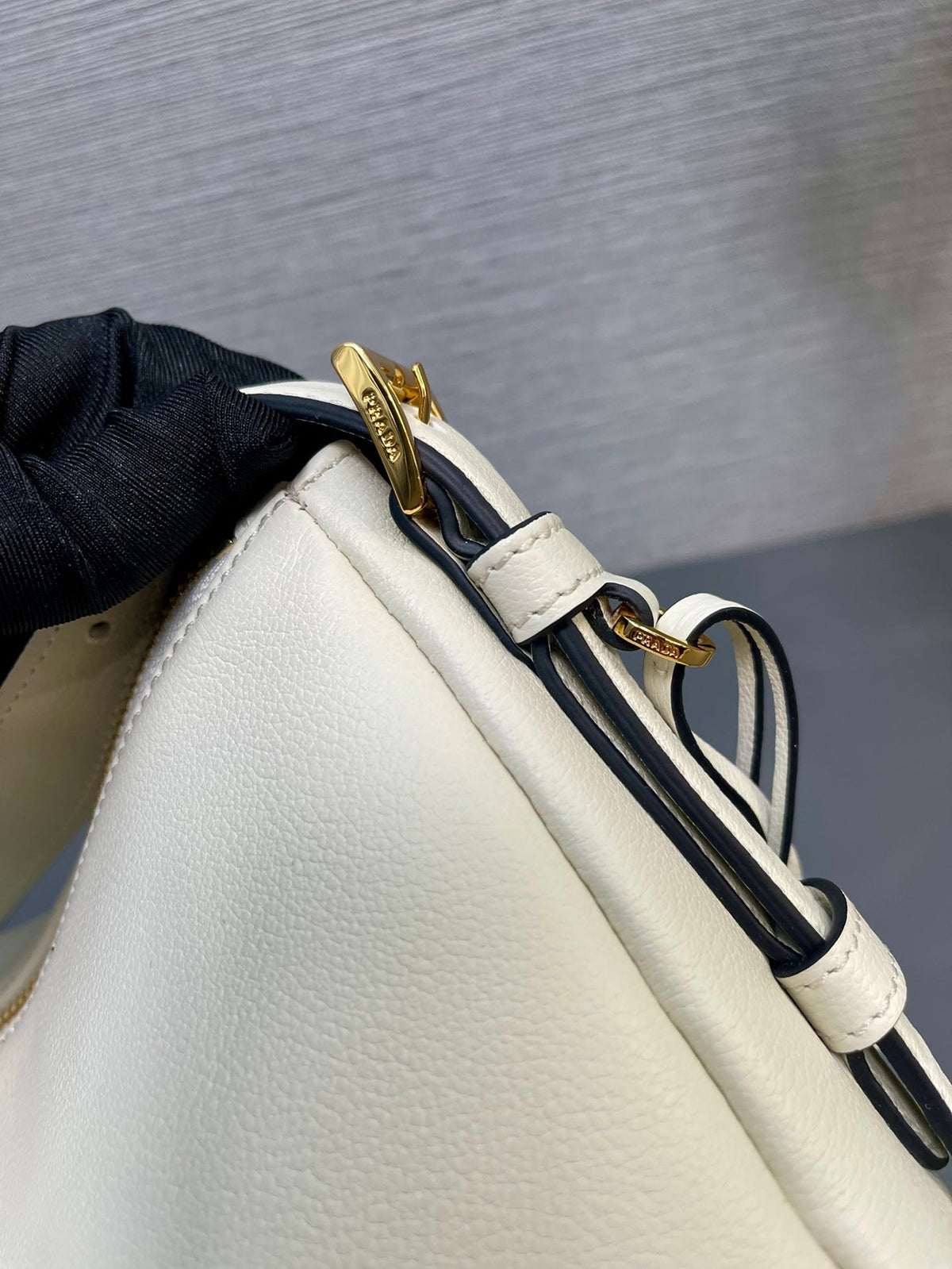 LARGE HOBO BAG 39 IN WHITE SOFT LAMBSKIN